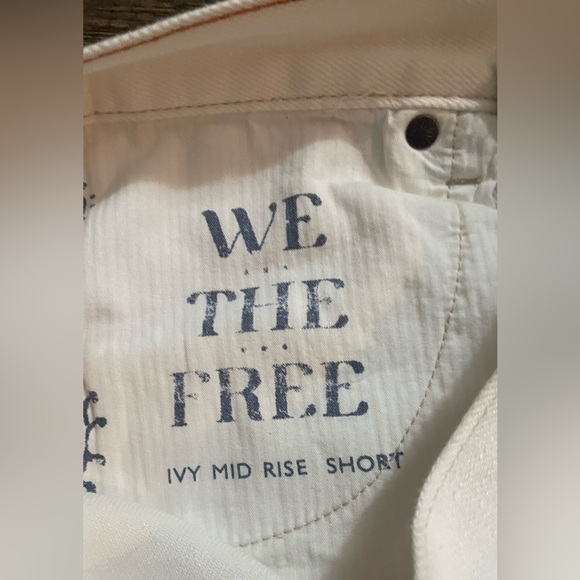 We The Free Free People Shorts 26 NWT New Ivy Mid-Rise Cutoff Denim Boho Ivory - Picture 6 of 10